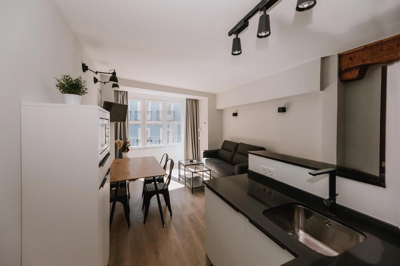Apartamentos Burgosuites Εξωτερικό φωτογραφία